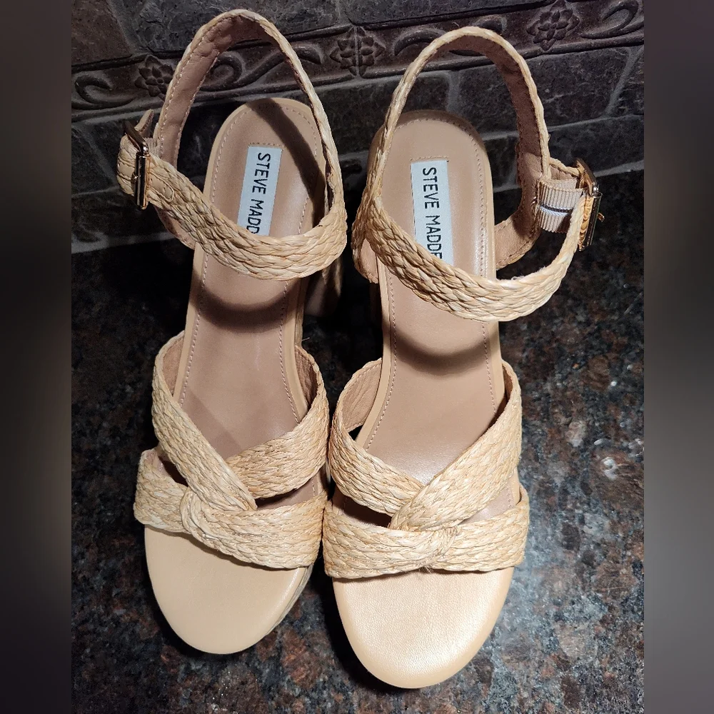 NWOT Steve Madden Carisma Natural Platform Sandals, Size 10
